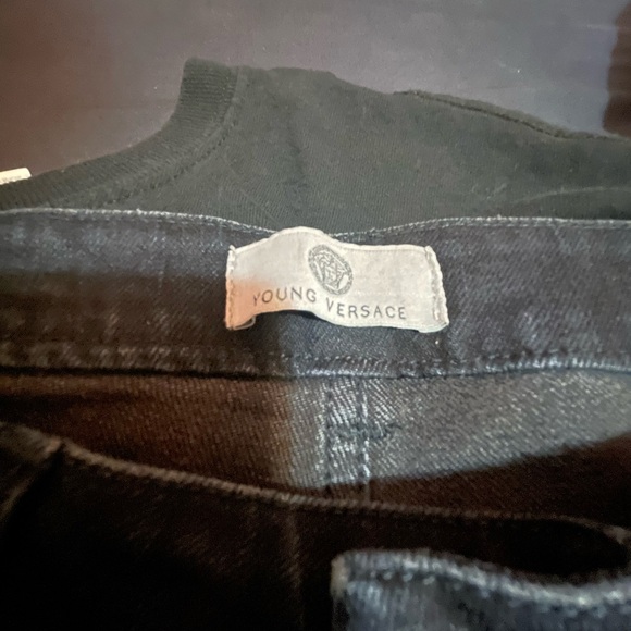 Young Versace Jeans - Picture 5 of 5
